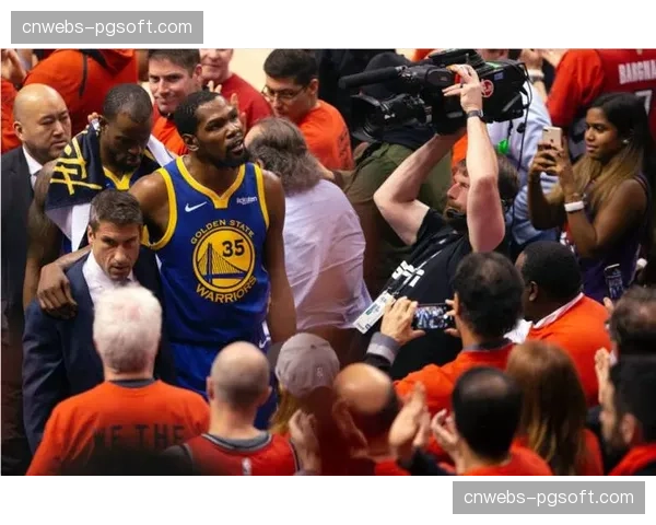 从跟腱断裂到重返赛场:独家记录凯文·杜兰特的康复之旅 从跟腱断裂到重返赛场:独家记录凯文·杜兰特的康复之旅